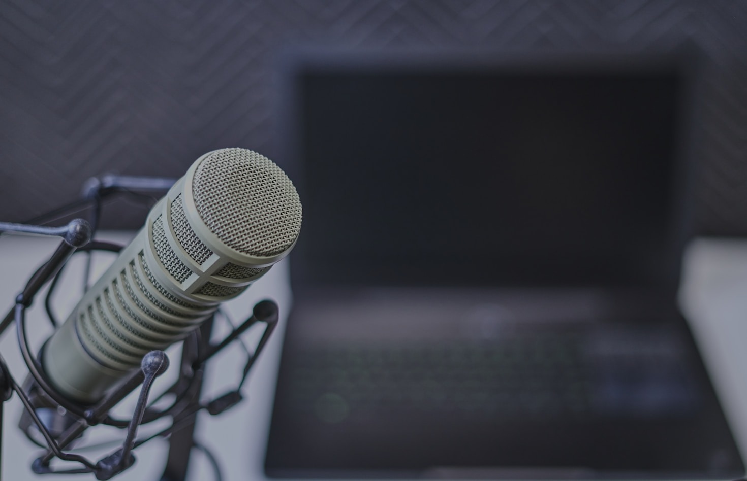 Temas variados: o diferencial do Podcast Marinho